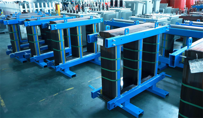 Máy biến áp phun dầu ba pha: Thiết bị cốt lõi trong hệ thống điện